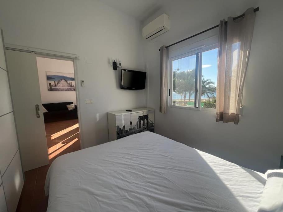 Lovely Loft Almadraba Apartment
